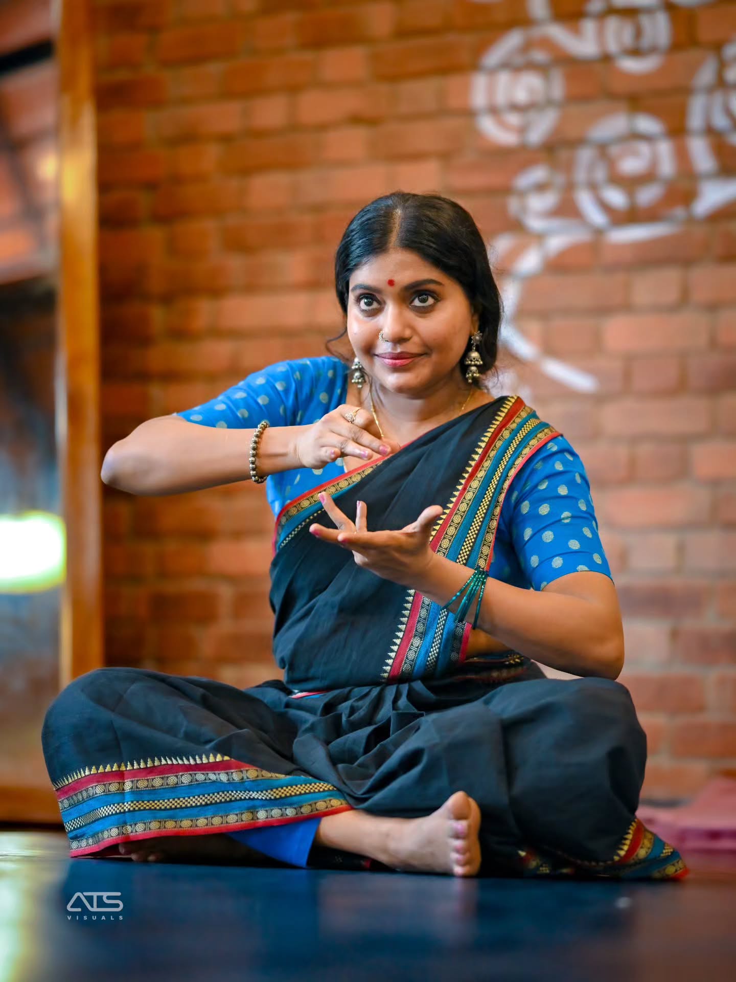 Sruthy Jayan in Bharatanatyam costume and temple jewellery